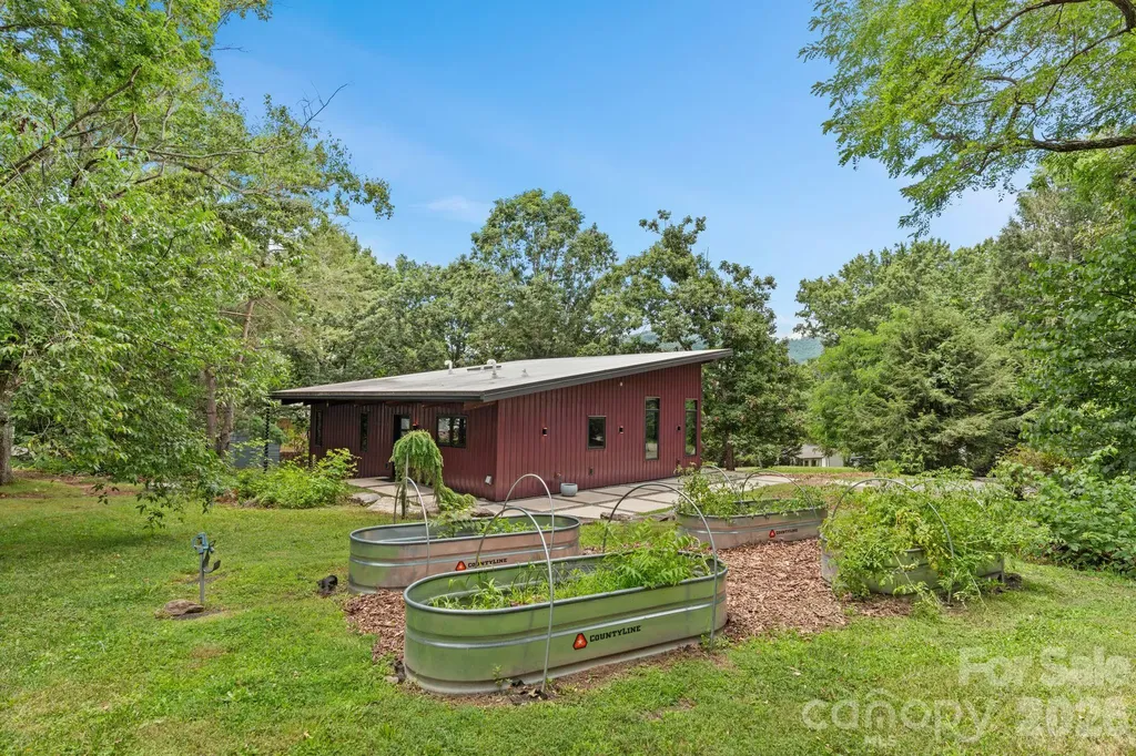 39 Wolf Road Asheville NC 28805