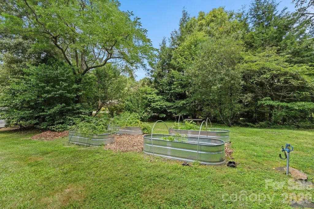 39 Wolf Road Asheville NC 28805