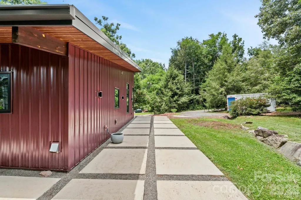 39 Wolf Road Asheville NC 28805
