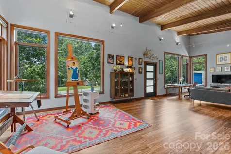 39 Wolf Road Asheville NC 28805
