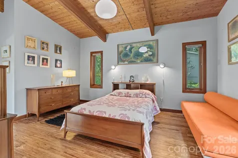 39 Wolf Road Asheville NC 28805