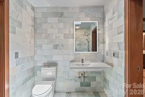 39 Wolf Road Asheville NC 28805