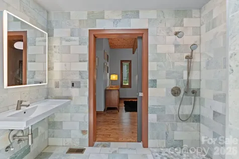 39 Wolf Road Asheville NC 28805