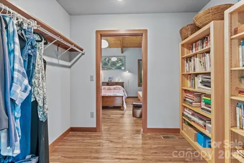 39 Wolf Road Asheville NC 28805
