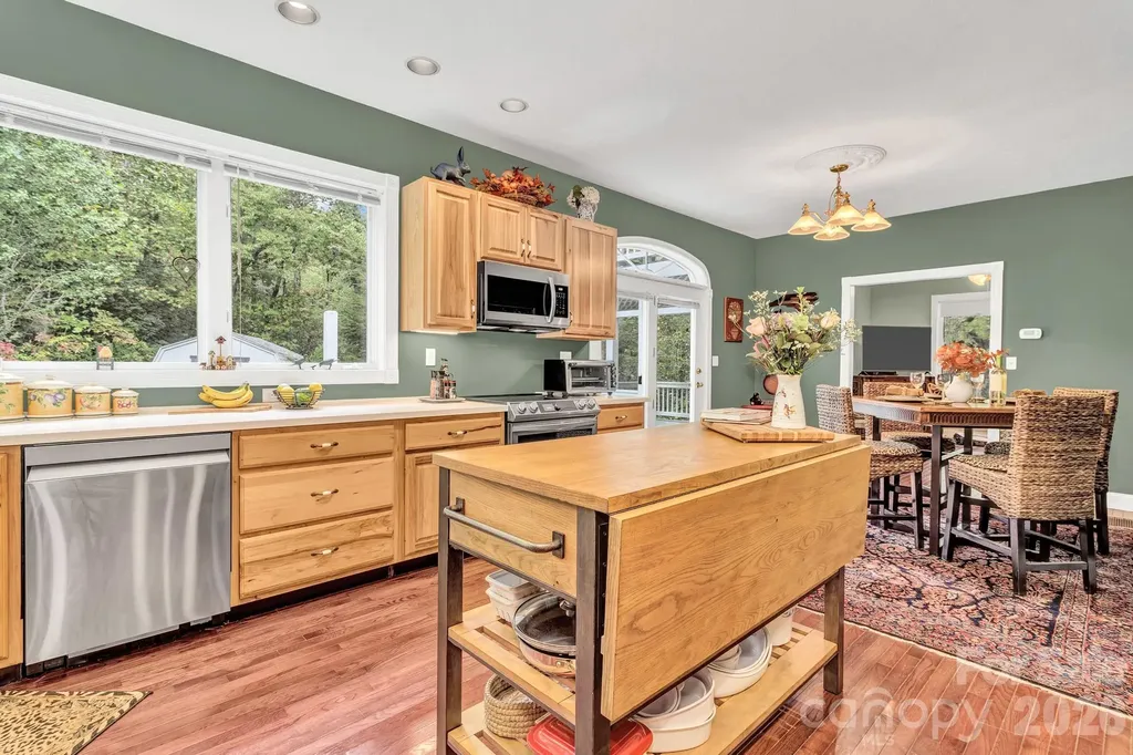 39 Lambert Lane Black Mountain NC 28711