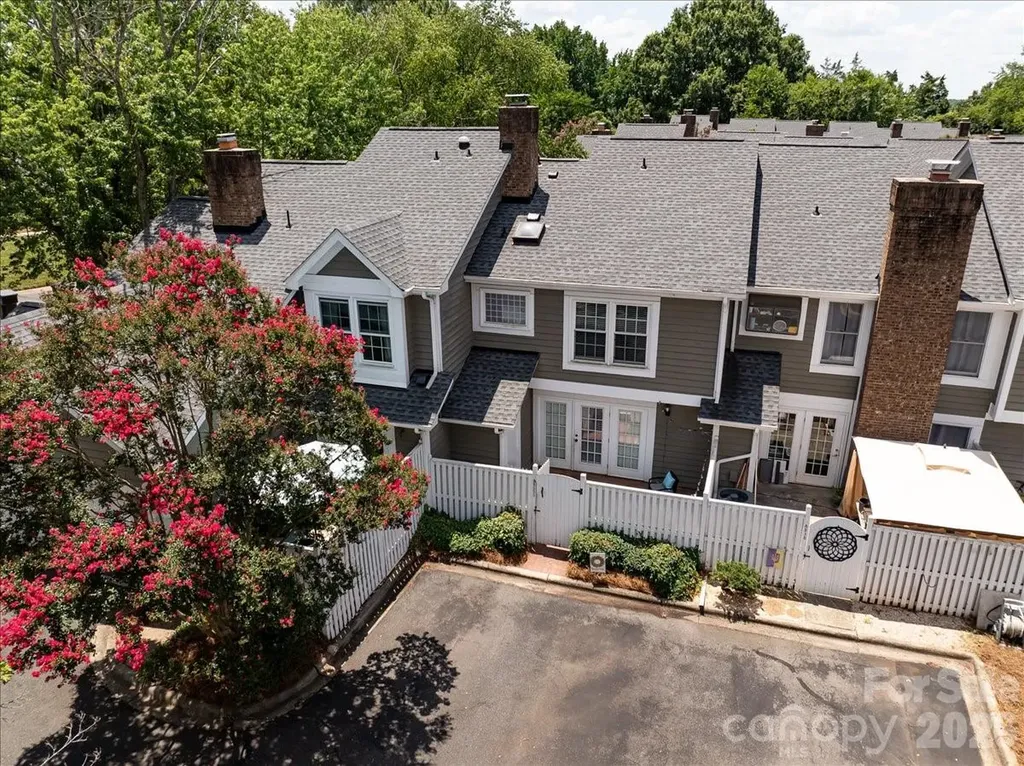 8220 Legare Court Charlotte NC 28210