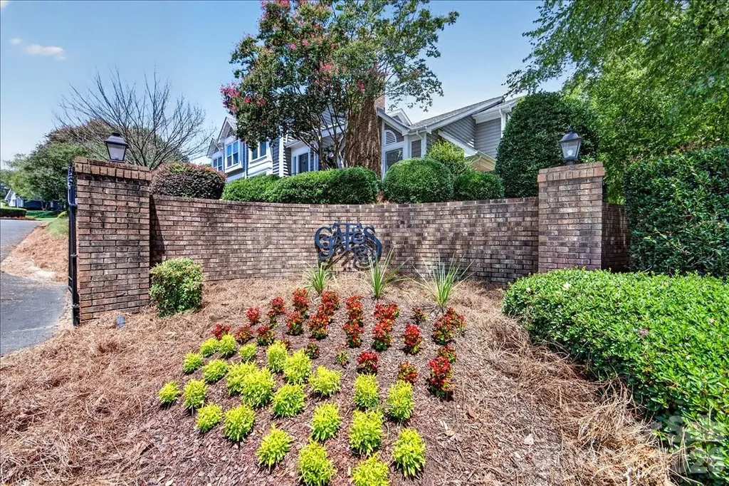 8220 Legare Court Charlotte NC 28210