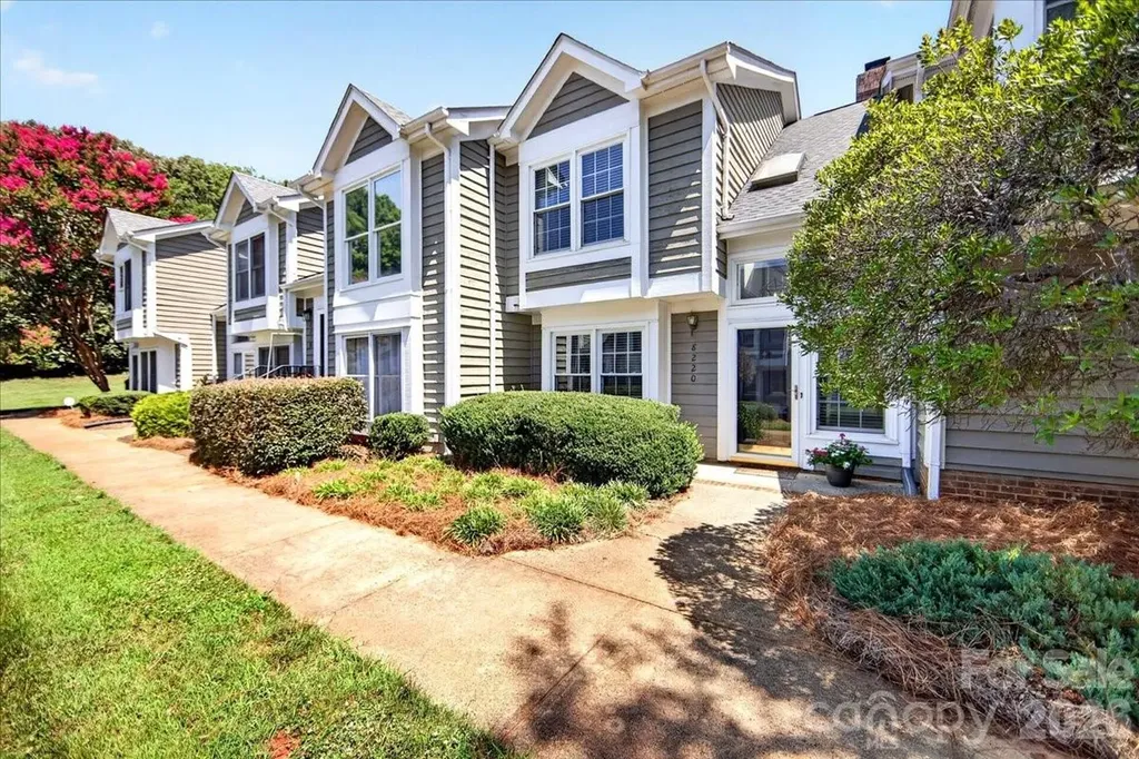 8220 Legare Court Charlotte NC 28210
