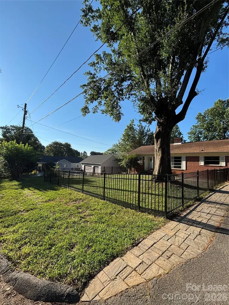 1921 4th Avenue NW Hickory NC 28601