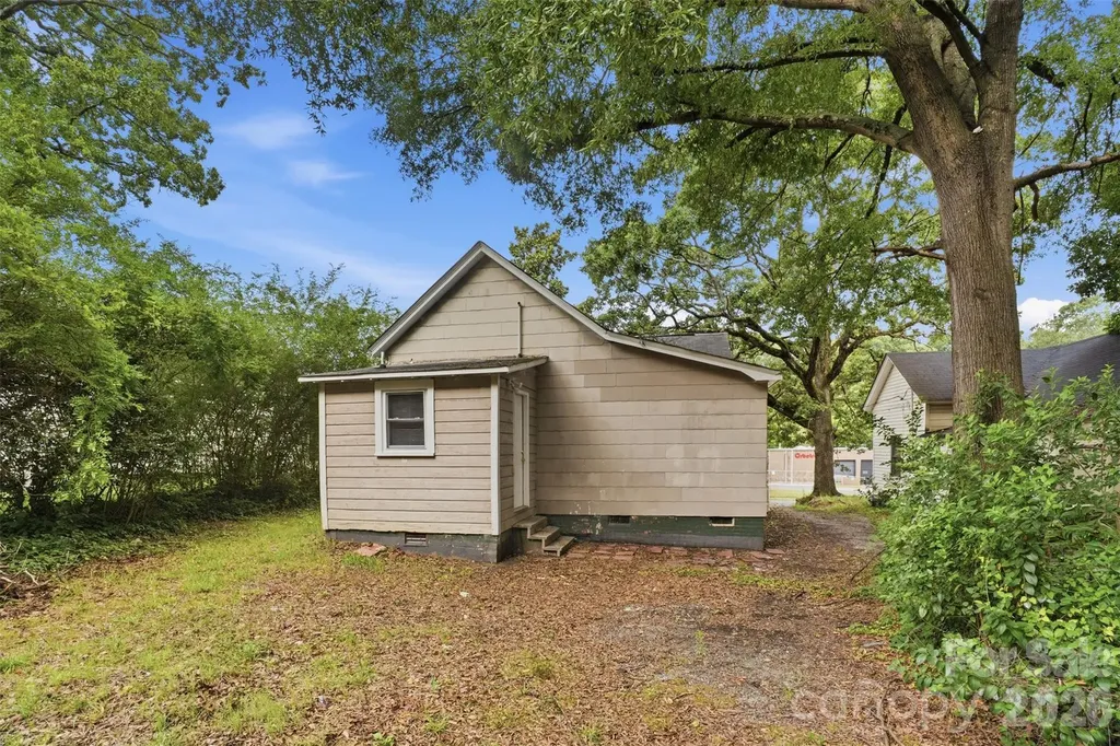 322 Willow Street Gastonia NC 28054