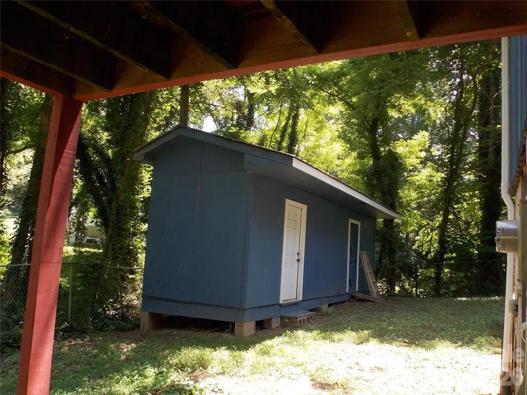 145 Hibriten Mountain Road Lenoir NC 28645