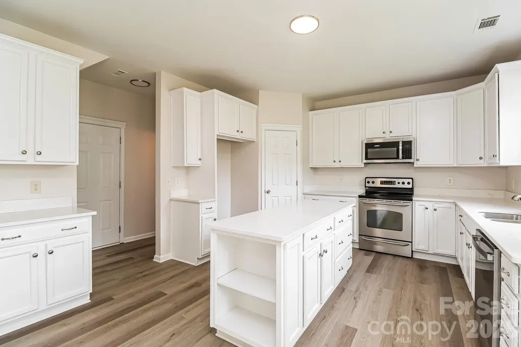 9039 Goldfields Drive Charlotte NC 28227