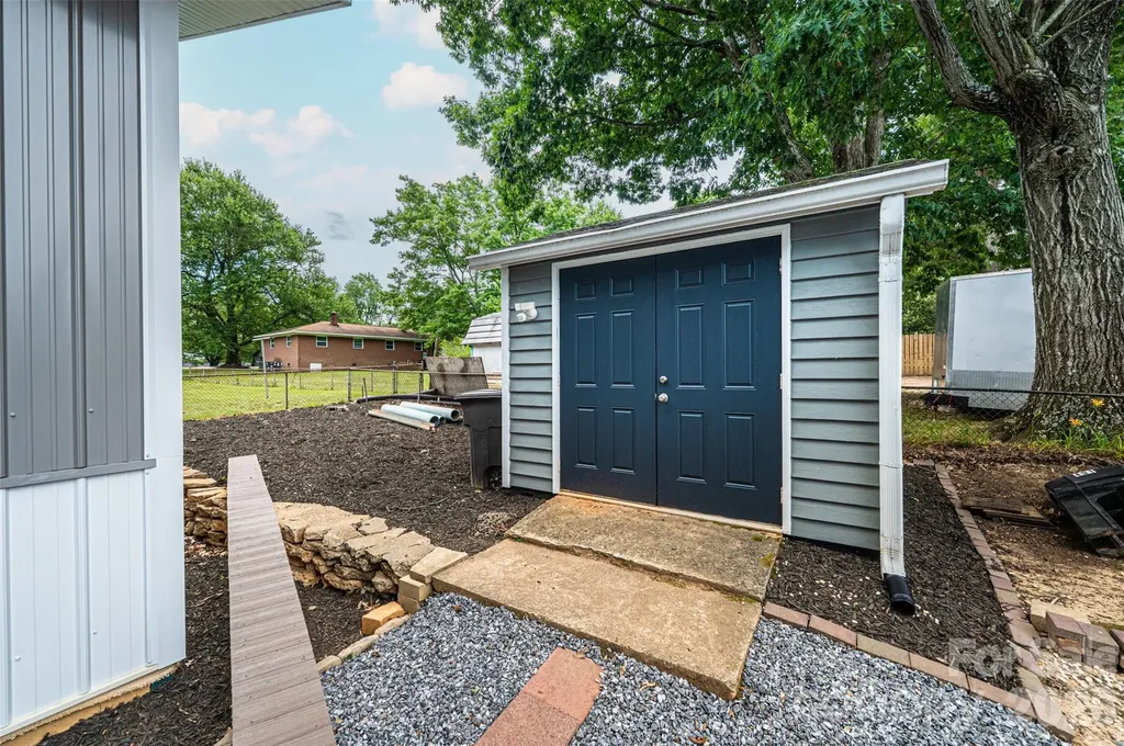 233 Eastside Drive Statesville NC 28625