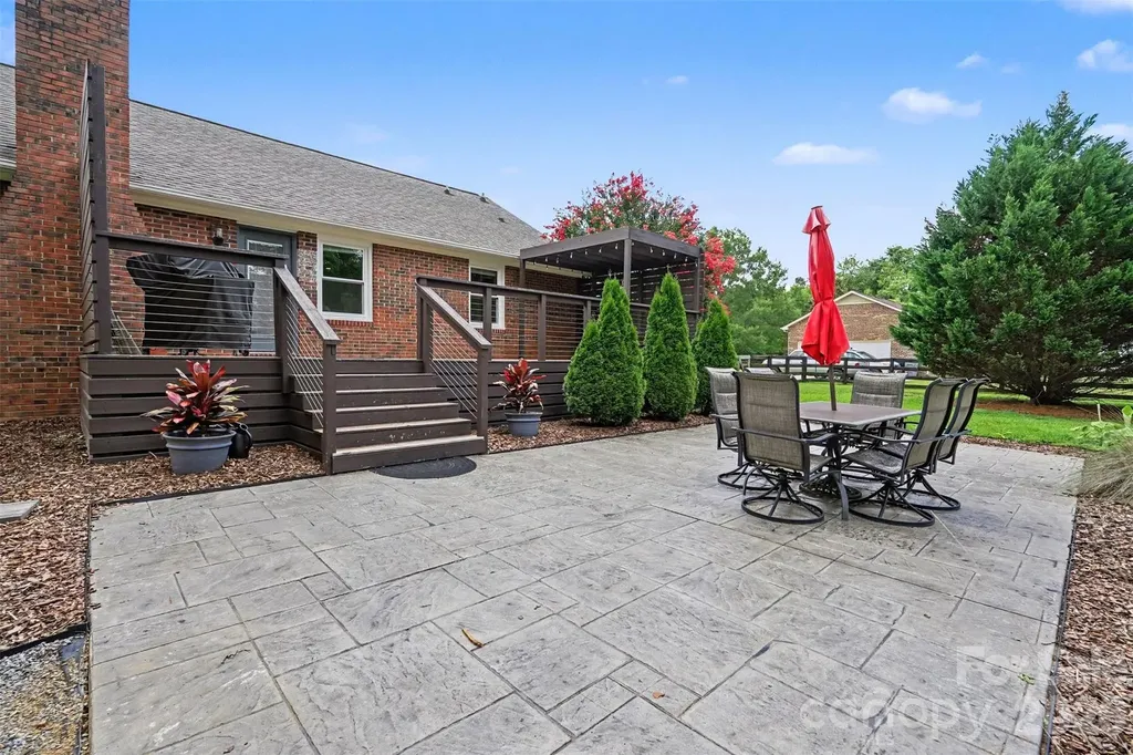 2506 Nancy Lane Harrisburg NC 28075
