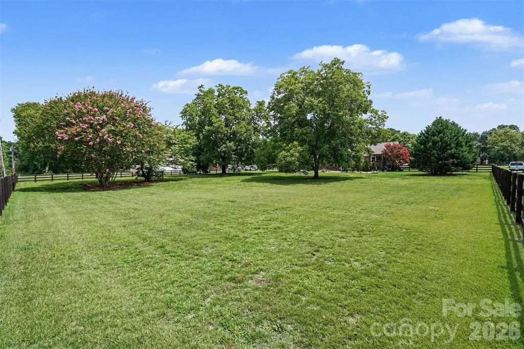 2506 Nancy Lane Harrisburg NC 28075