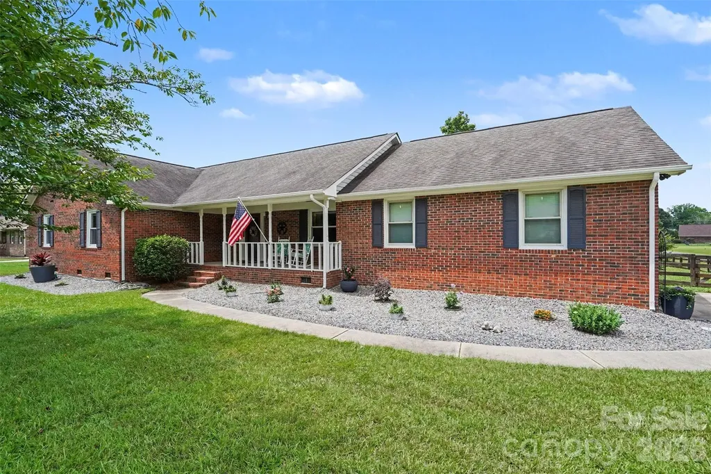 2506 Nancy Lane Harrisburg NC 28075