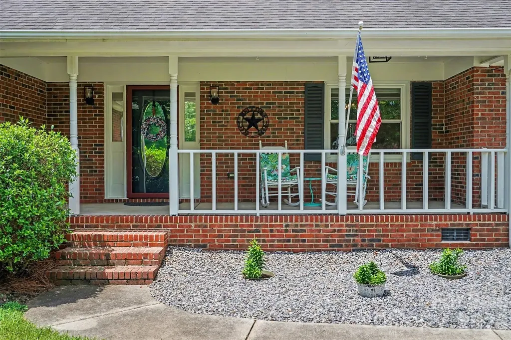 2506 Nancy Lane Harrisburg NC 28075