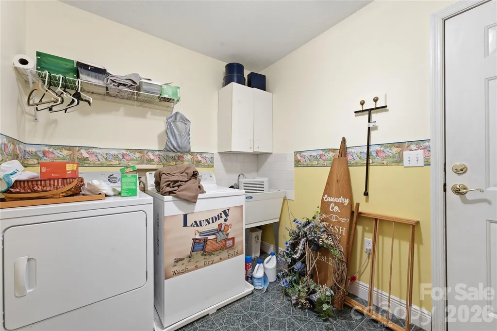 100 Foresthill Lane Whittier NC 28789