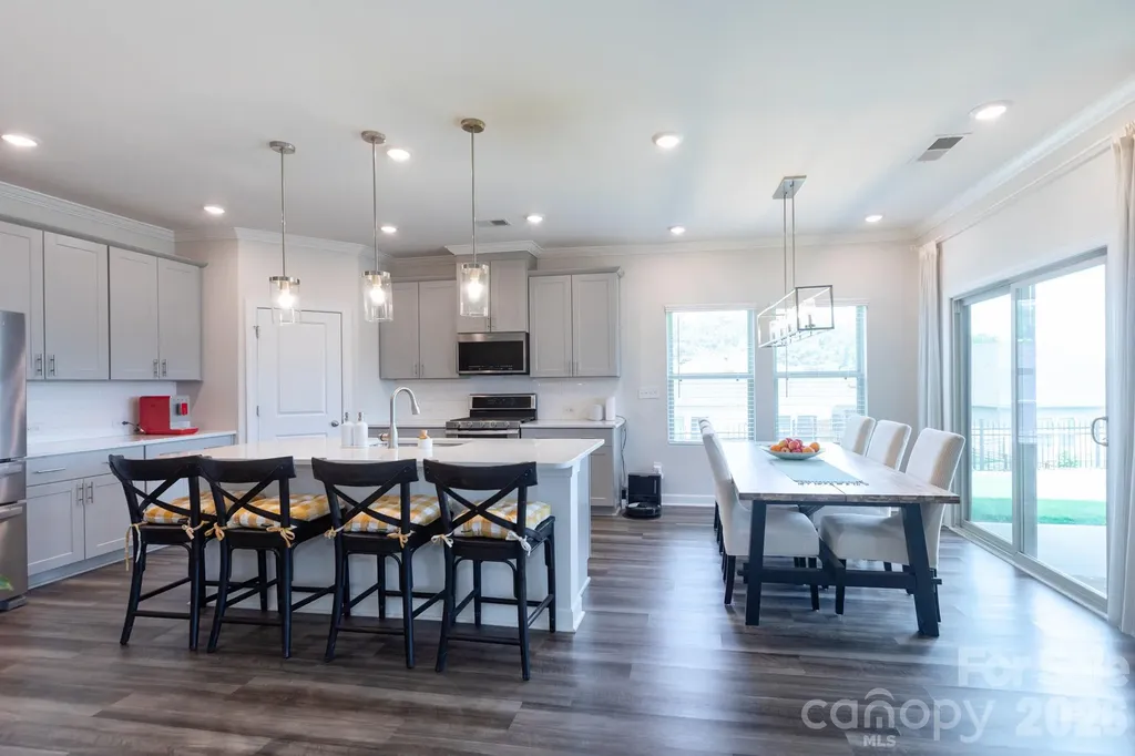 11809 Red Leaf Drive Charlotte NC 28215