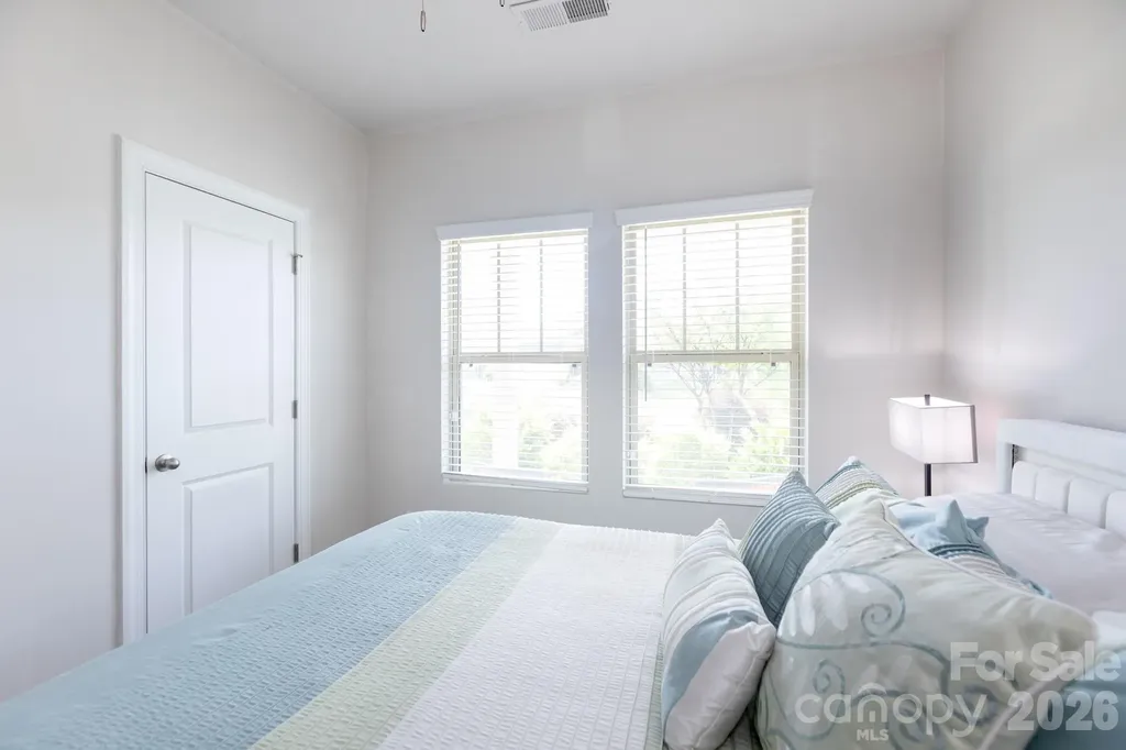 11809 Red Leaf Drive Charlotte NC 28215