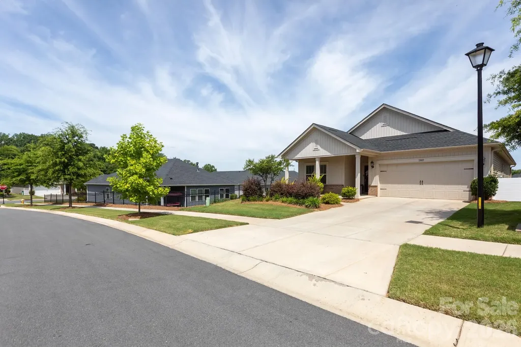 11809 Red Leaf Drive Charlotte NC 28215