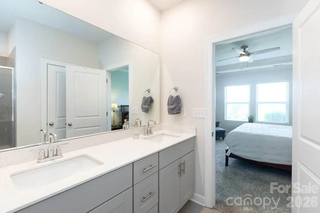 11809 Red Leaf Drive Charlotte NC 28215