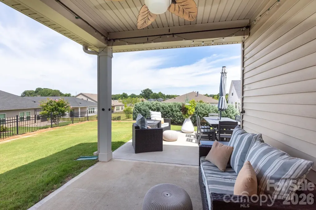 11809 Red Leaf Drive Charlotte NC 28215