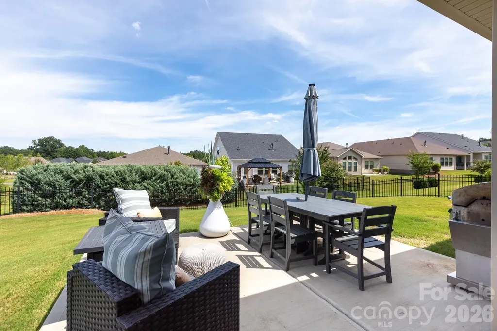 11809 Red Leaf Drive Charlotte NC 28215