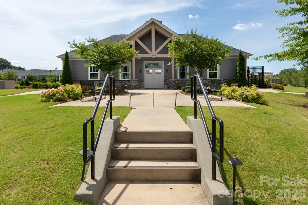 11809 Red Leaf Drive Charlotte NC 28215