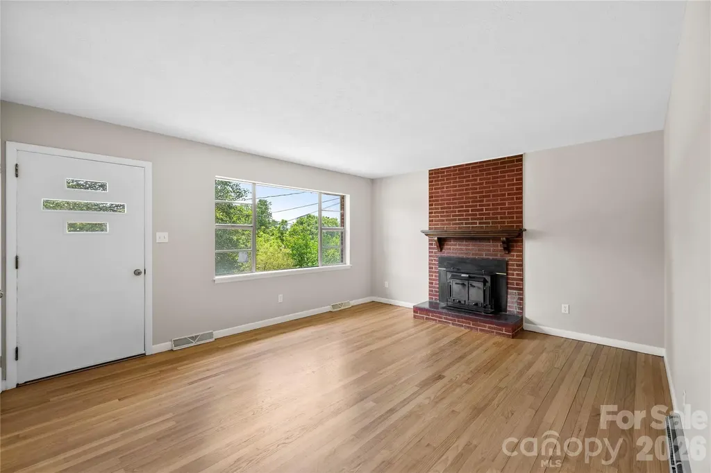 309 Oak Hill Road Candler NC 28715