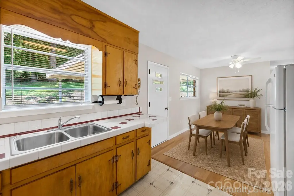 309 Oak Hill Road Candler NC 28715
