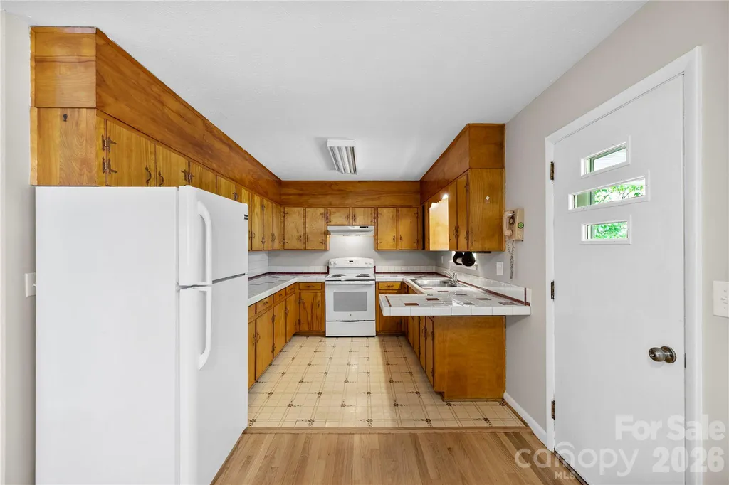 309 Oak Hill Road Candler NC 28715