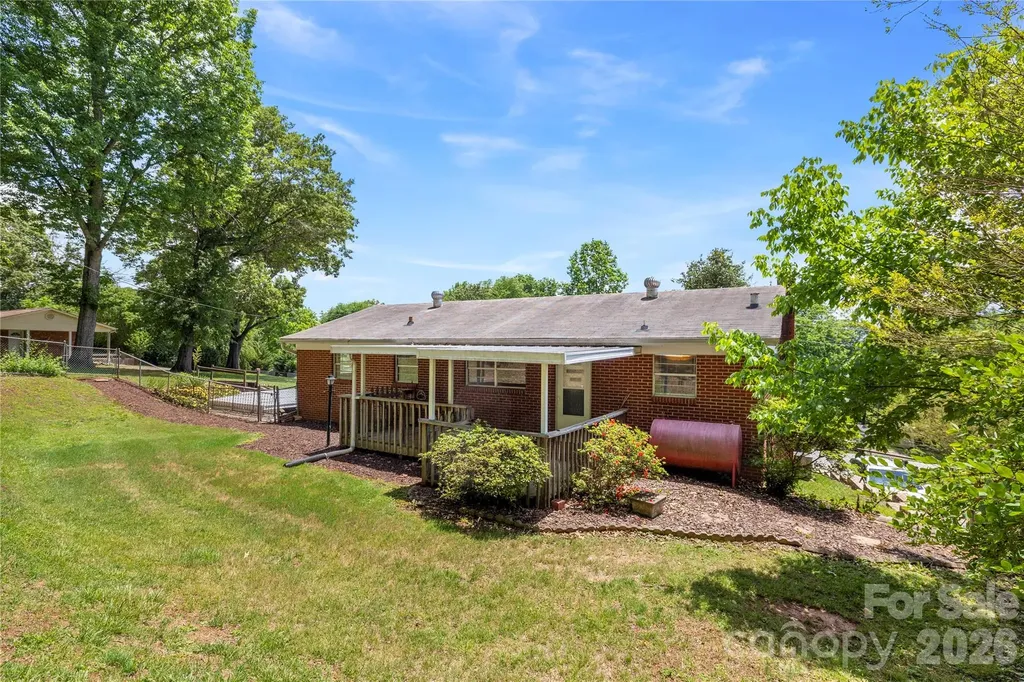 309 Oak Hill Road Candler NC 28715