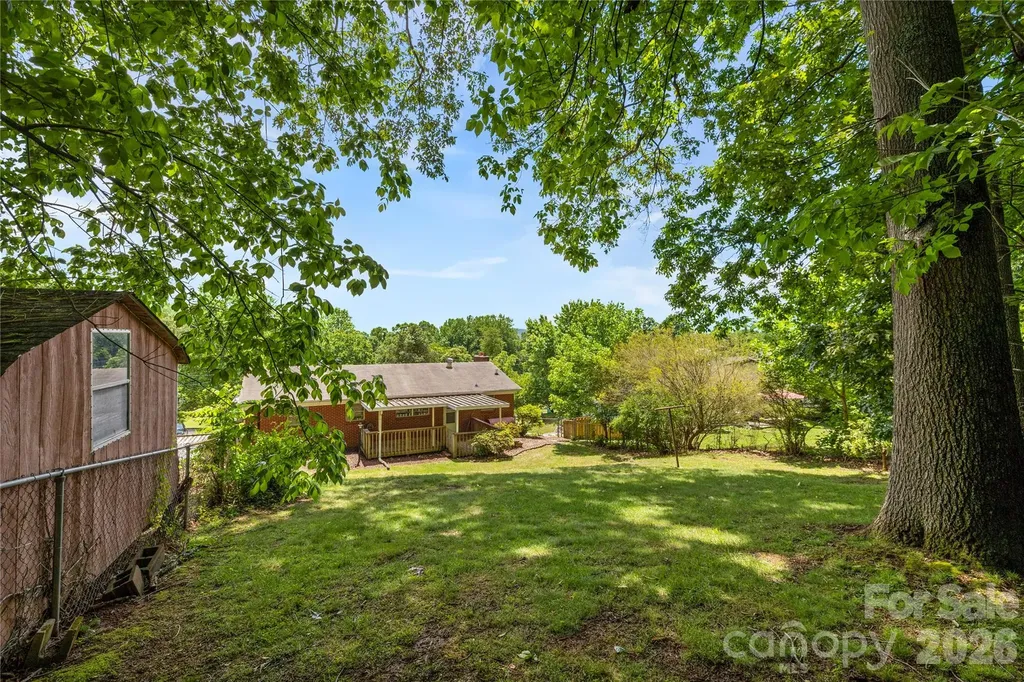 309 Oak Hill Road Candler NC 28715