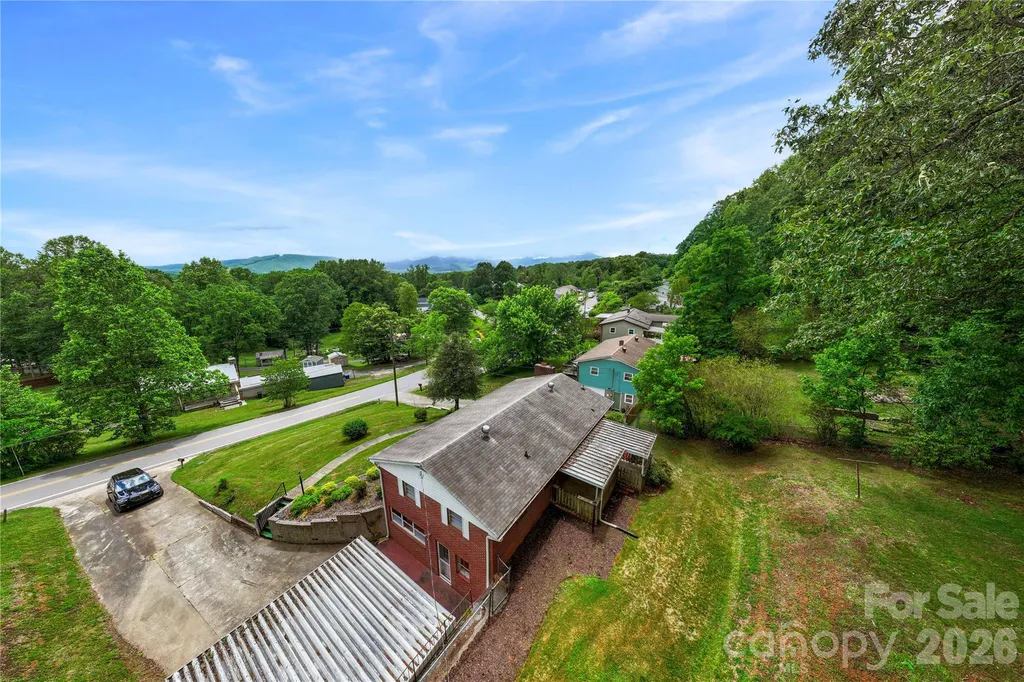 309 Oak Hill Road Candler NC 28715