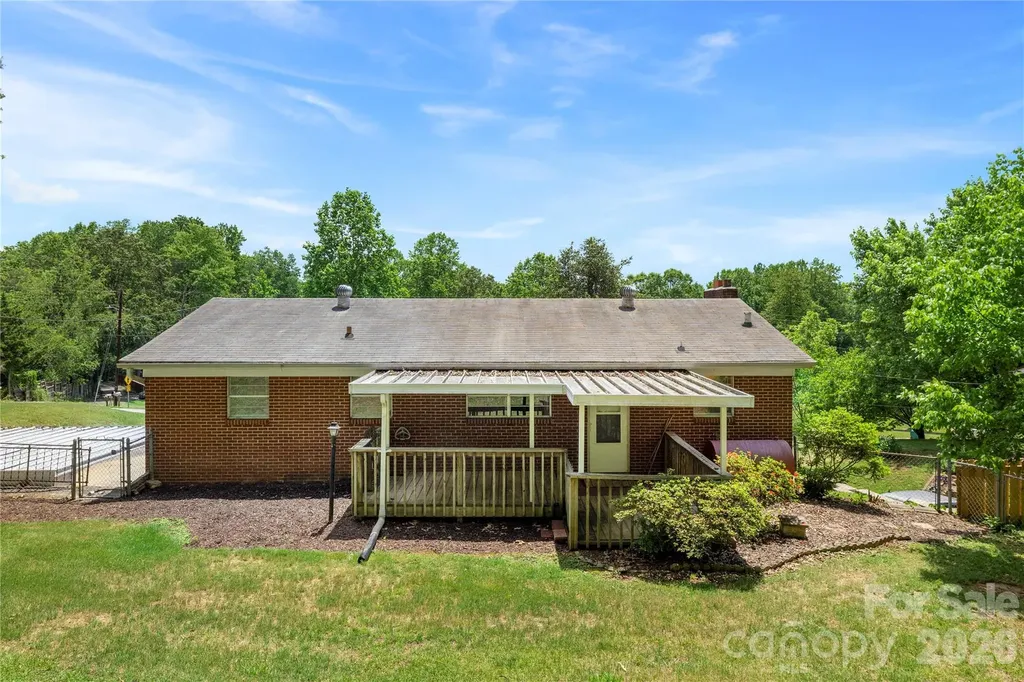 309 Oak Hill Road Candler NC 28715