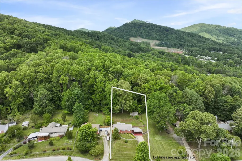 309 Oak Hill Road Candler NC 28715