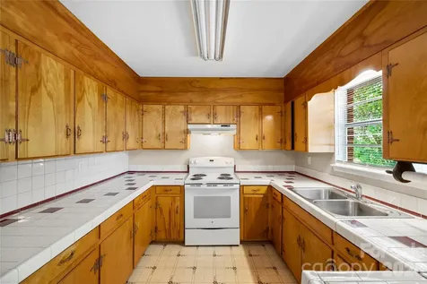 309 Oak Hill Road Candler NC 28715