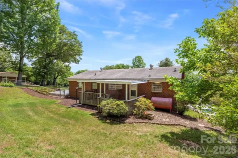 309 Oak Hill Road Candler NC 28715