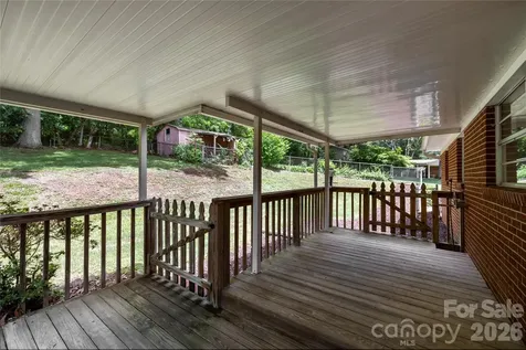309 Oak Hill Road Candler NC 28715