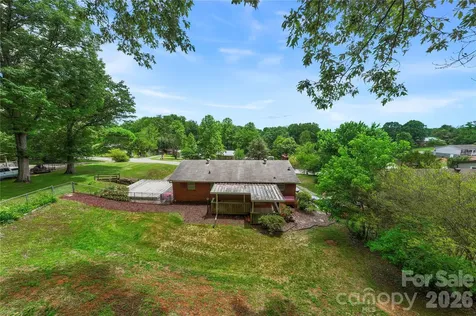 309 Oak Hill Road Candler NC 28715