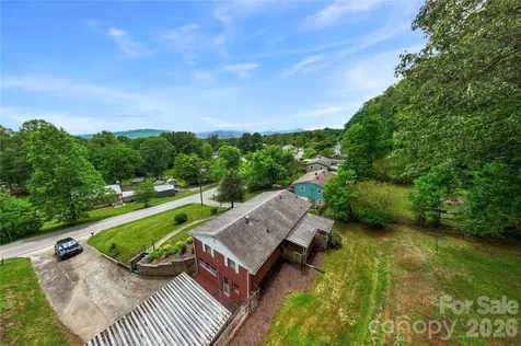 309 Oak Hill Road Candler NC 28715