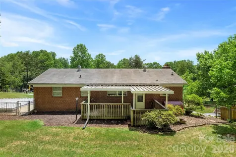 309 Oak Hill Road Candler NC 28715
