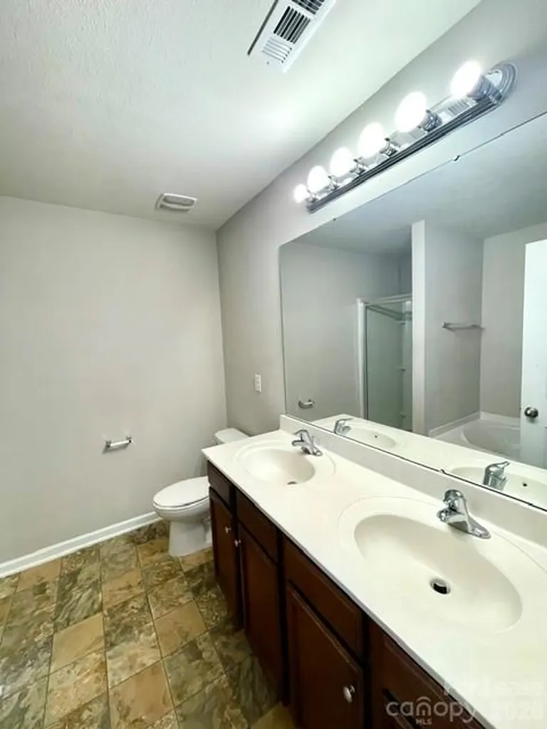 3102 Victoria Brook Lane Charlotte NC 28208