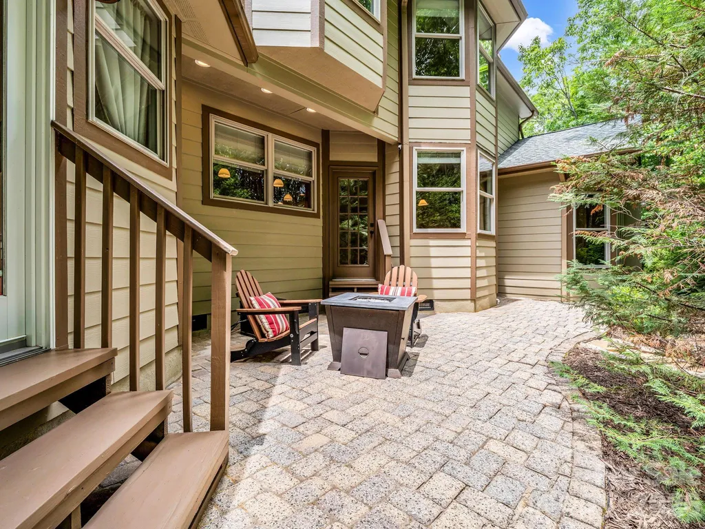 131 Arcadia Falls Way Black Mountain NC 28711