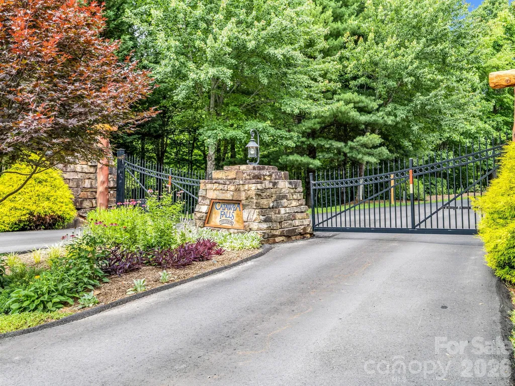 131 Arcadia Falls Way Black Mountain NC 28711