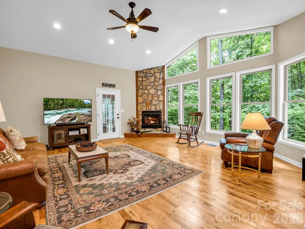 131 Arcadia Falls Way Black Mountain NC 28711