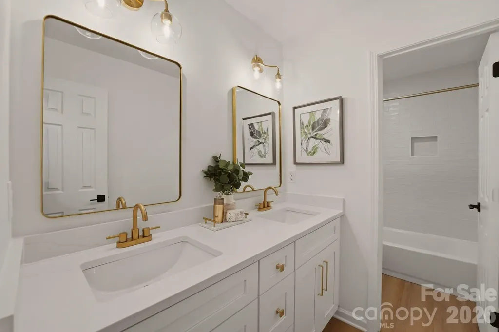 9705 Tenencia Court Charlotte NC 28277