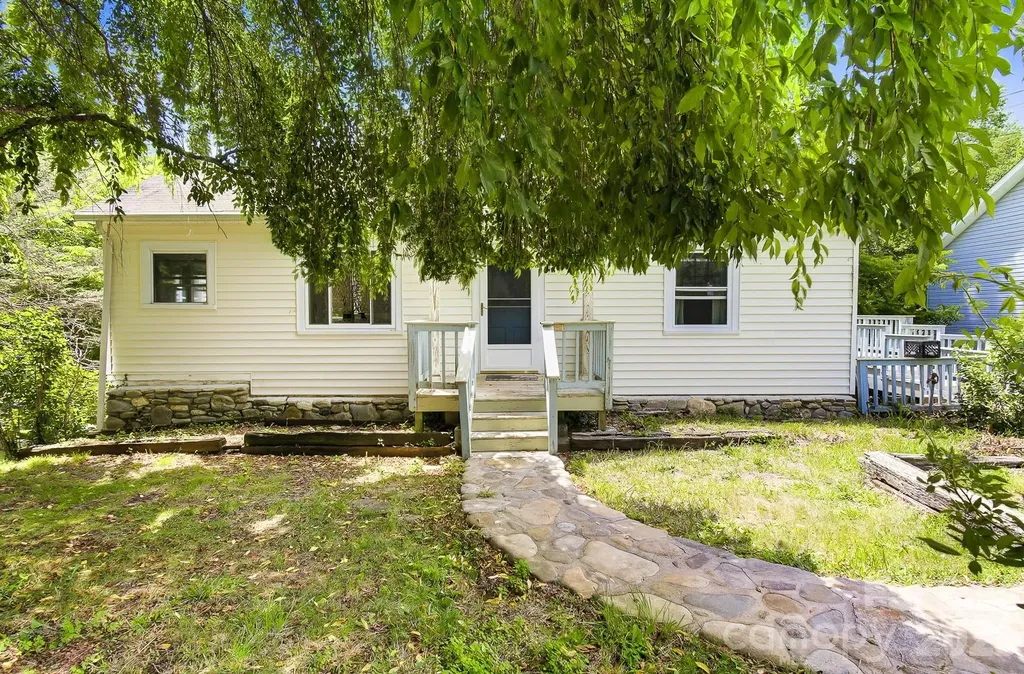 629 Bailey Street Mars Hill NC 28754