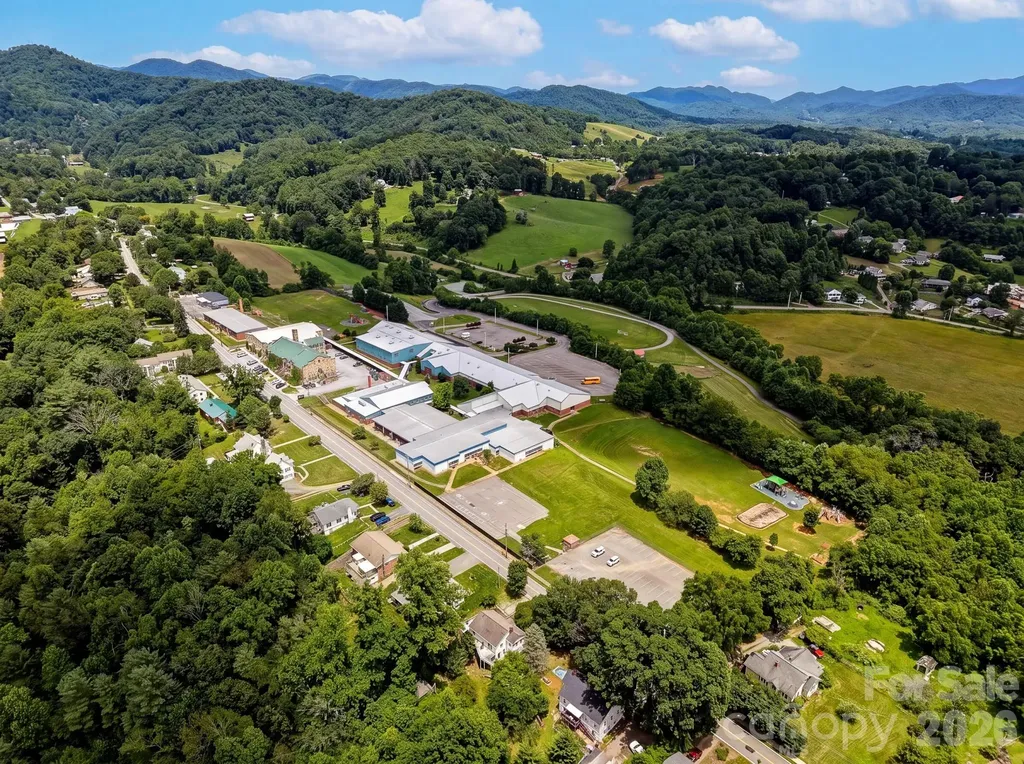 629 Bailey Street Mars Hill NC 28754